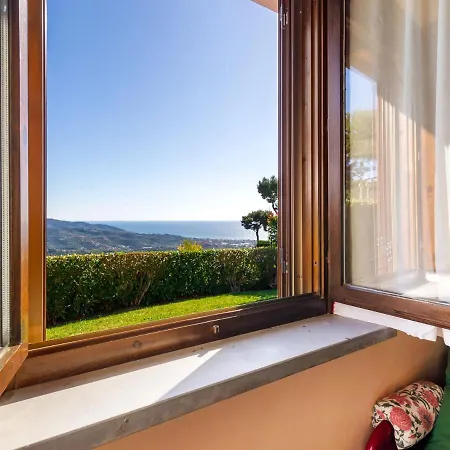 Сasa de vacaciones Cosy Holiday In Diano Arentino With Garden Costa d'Oneglia