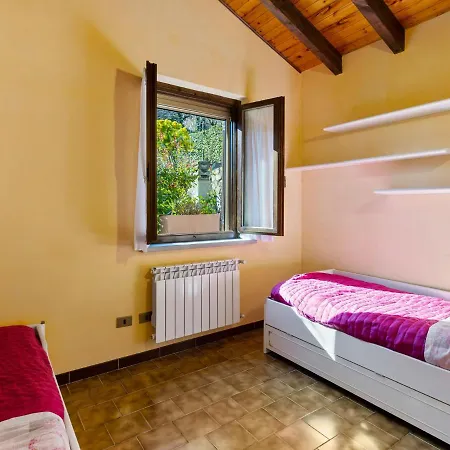 Cosy Holiday In Diano Arentino With Garden Сasa de vacaciones